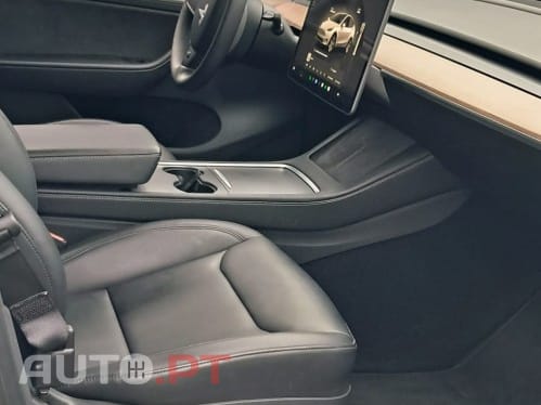 Tesla Model Y RWD