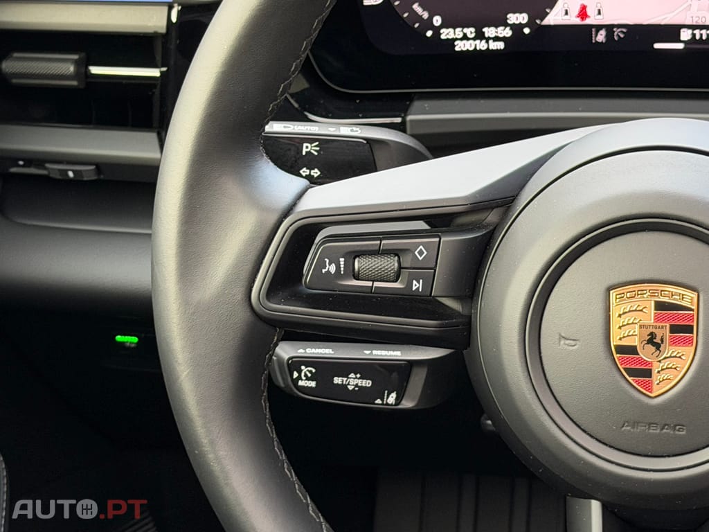 Porsche Macan Electric 4