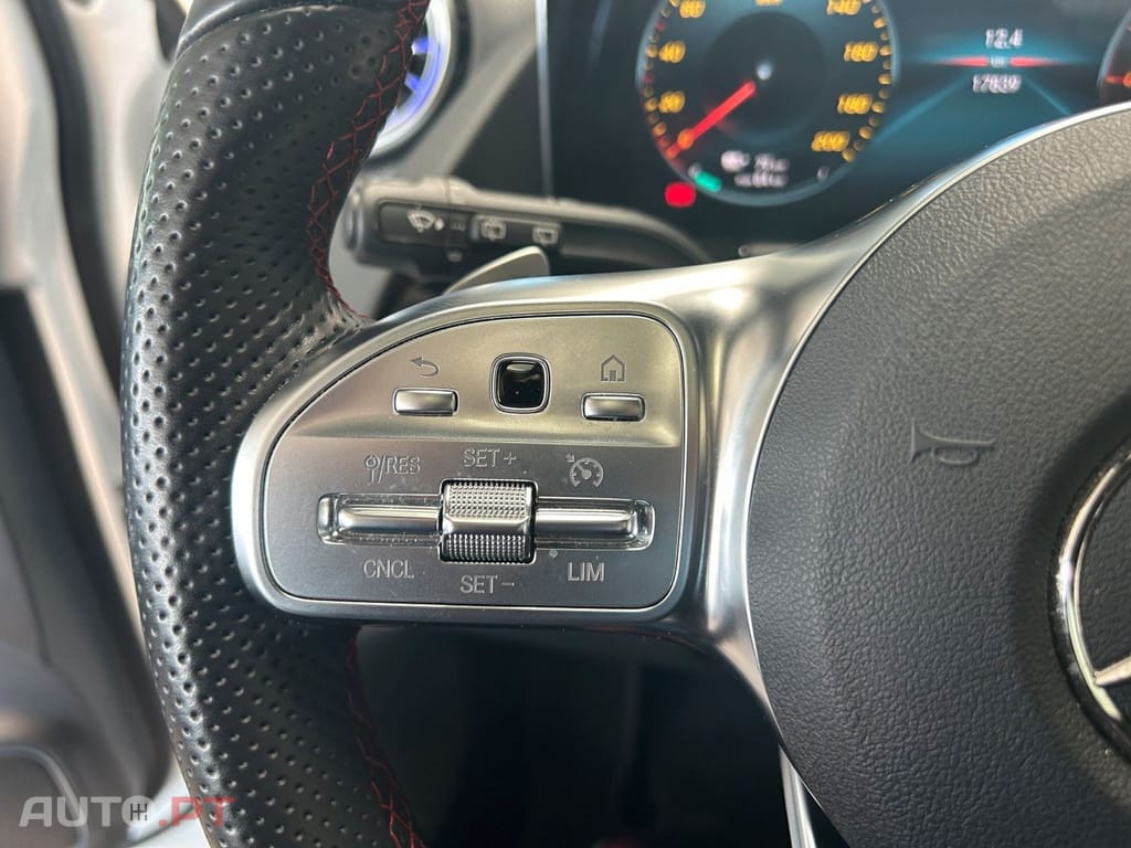 Mercedes-Benz EQA I.V.A DEDUTIVEL 250 AMG + TETO 
