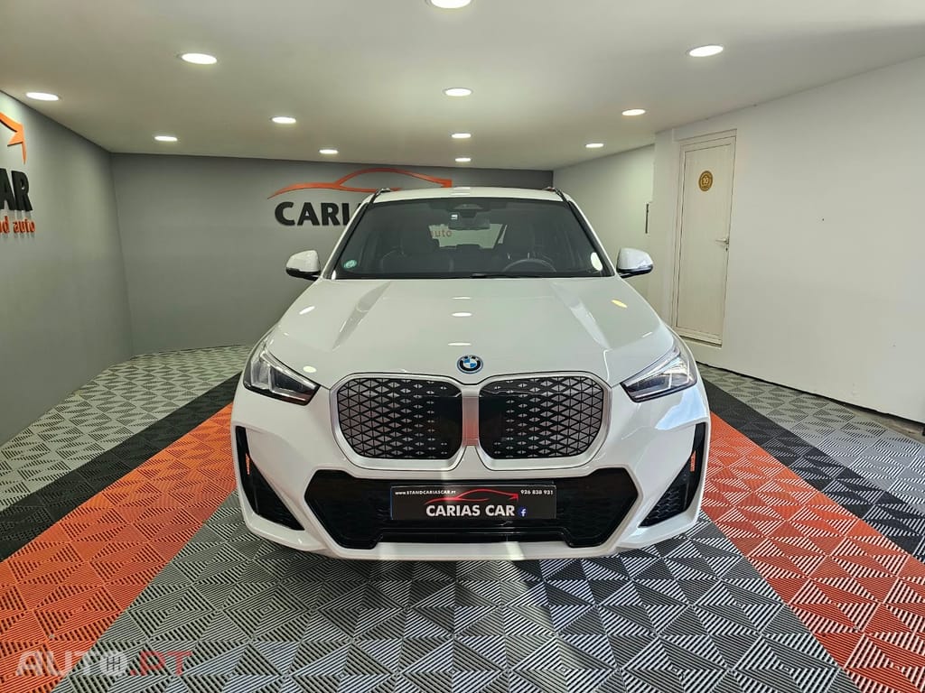 BMW iX1 eDrive20 Edição Desportiva M