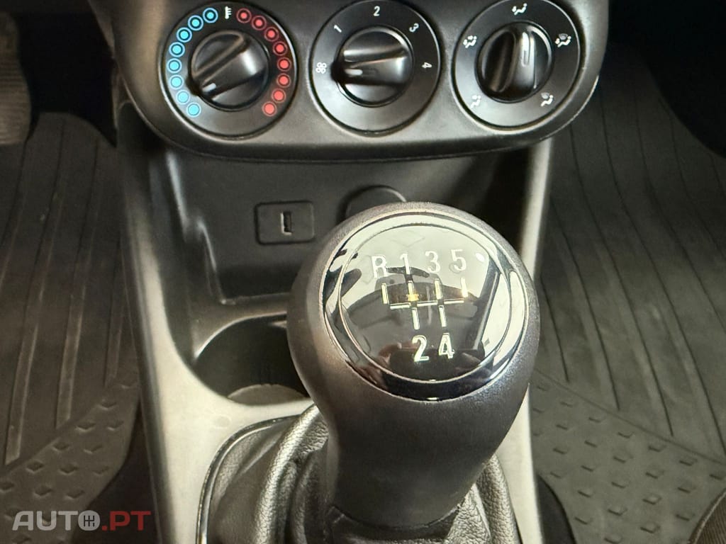 Opel Corsa Outro