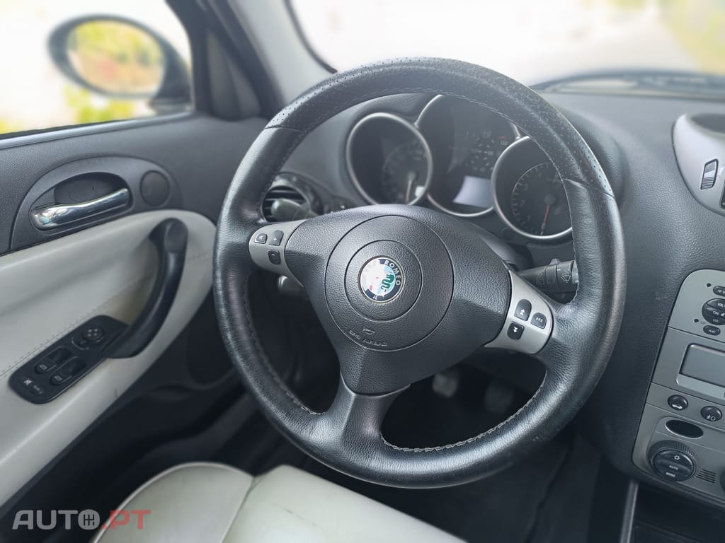 Alfa Romeo 147 1.6 TS Distinctive