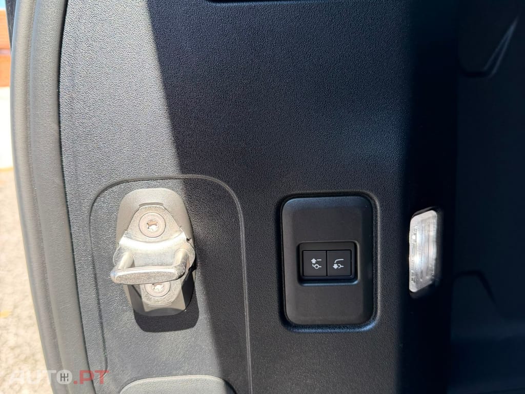Land Rover Defender LOOK SVR
