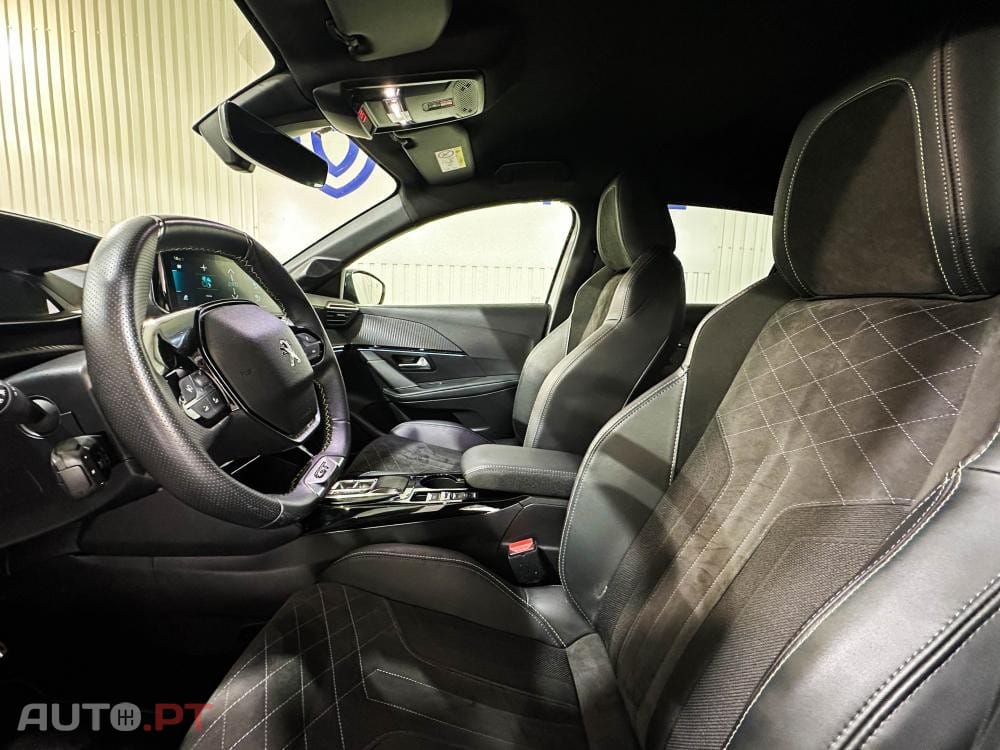 Peugeot E-208 50 kWh GT Pack