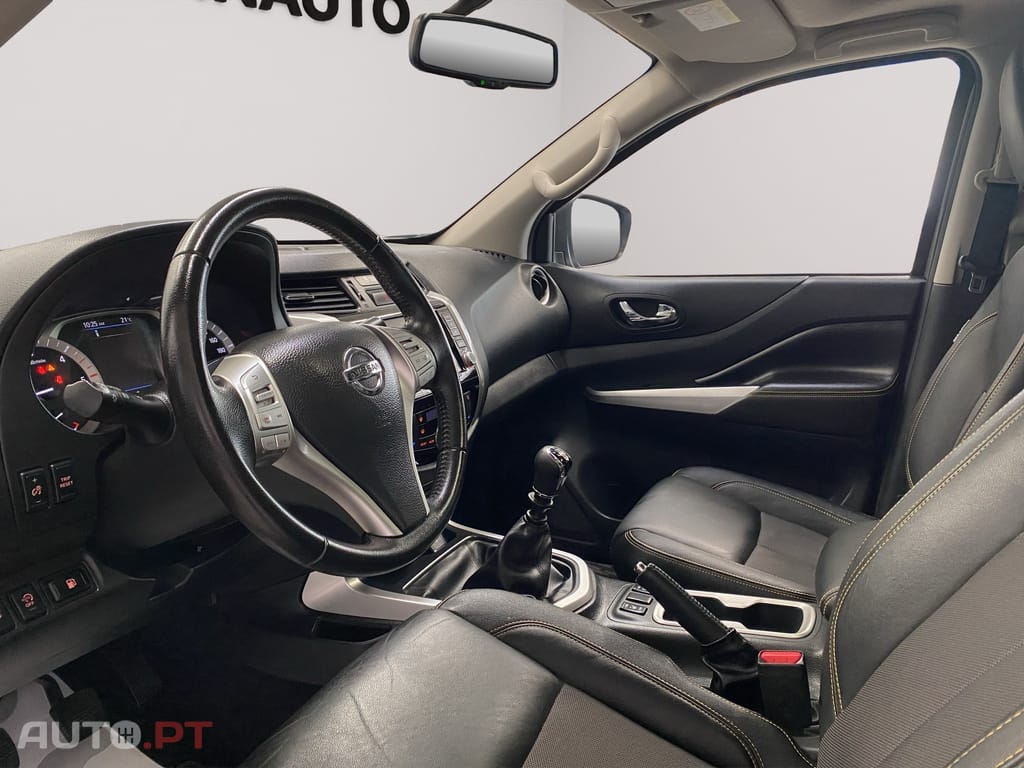 Nissan Navara 2.3 dCi CD 4WD Tekna