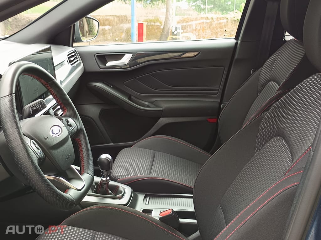 Ford Focus 1.0 EcoBoost MHEV Active