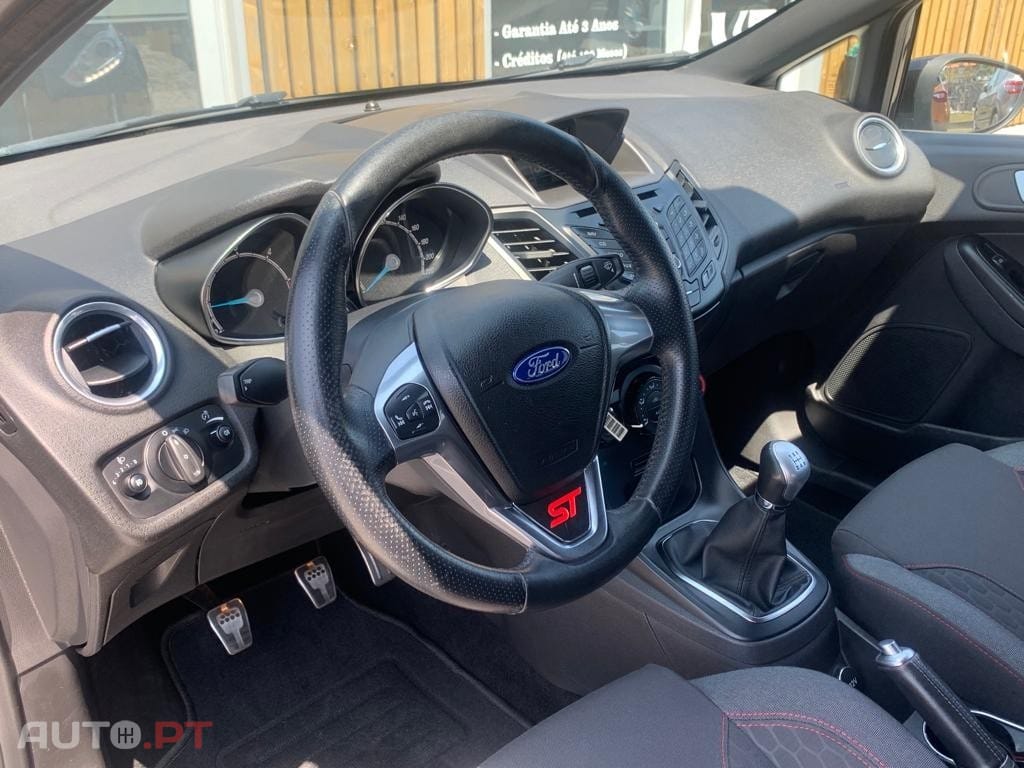 Ford Fiesta 1.5 TDCi ST-LINE