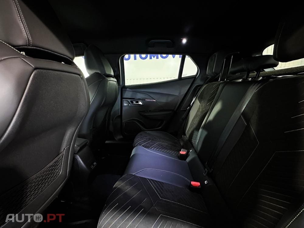 Peugeot E-2008 54 kWh GT