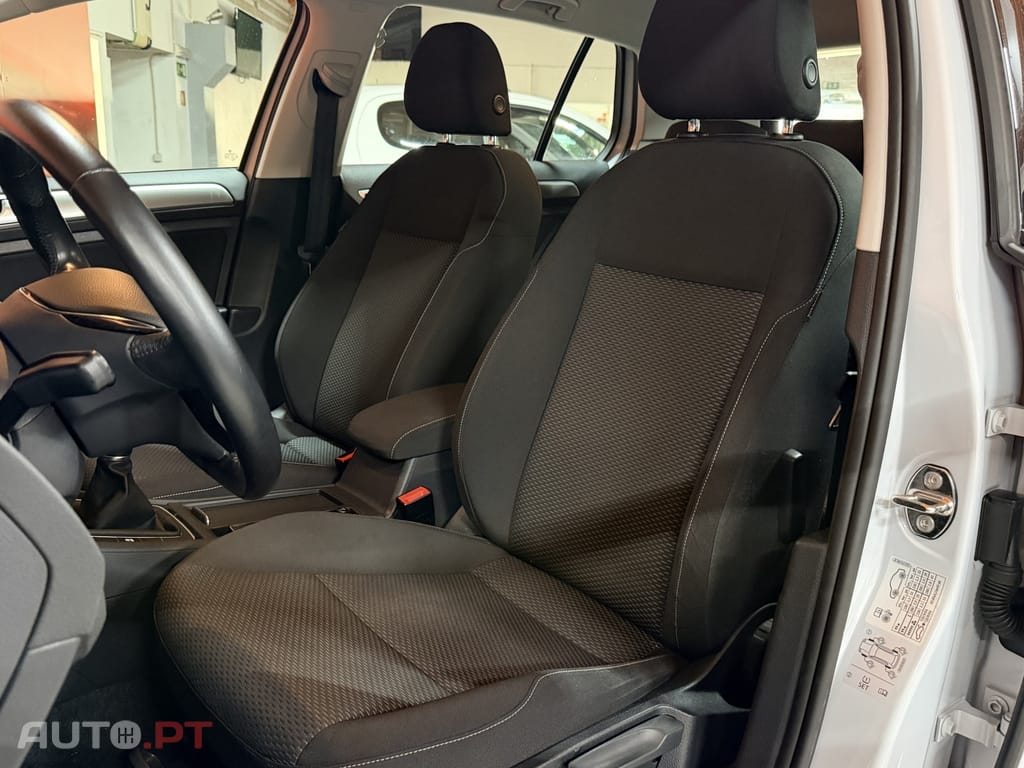 Volkswagen Golf 1.0 TSI Confortline