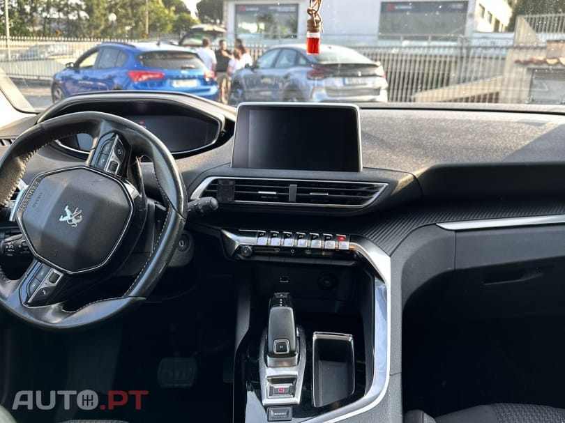 Peugeot 3008 1.5 BlueHDi Allure EAT8