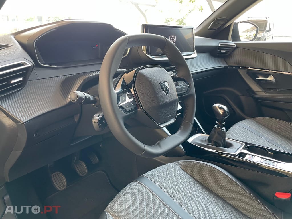 Peugeot 2008 1.2 PureTech Active Pack