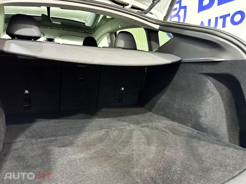 Tesla Model Y Long Range Dual Motor AWD