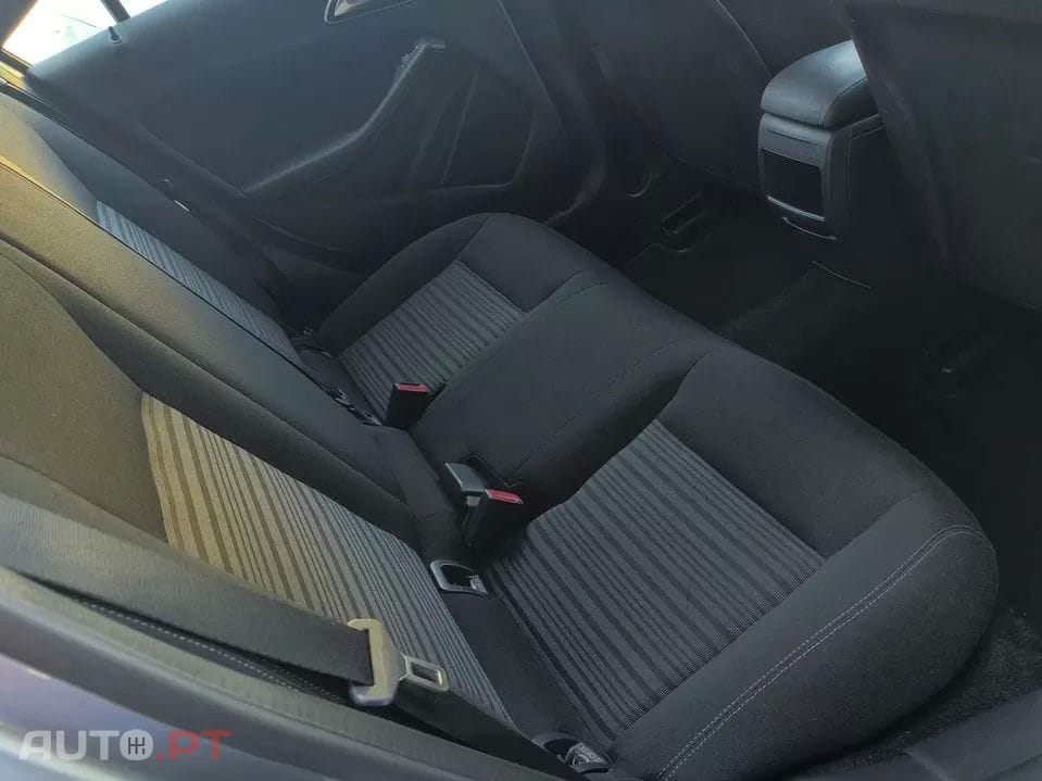 Mercedes-Benz A 180 CDI BlueEFFICIENCY — fotografia 10