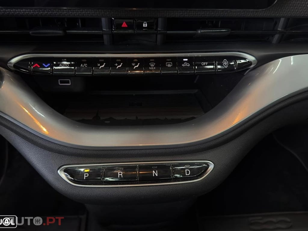 Fiat 500e La Prima