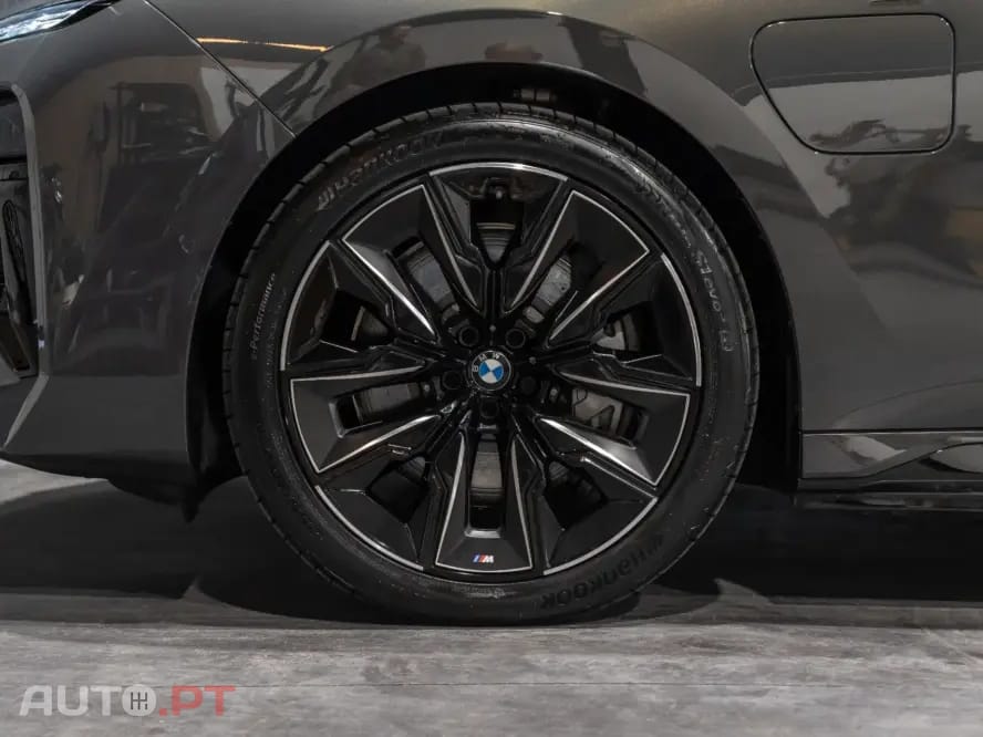 BMW 750 750e xDrive Pack Desportivo M