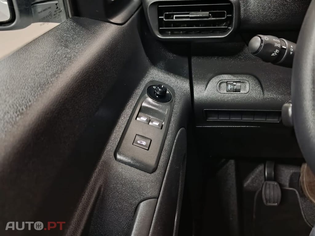 Peugeot Partner 1.6 BlueHdi L1 (3 Lug)