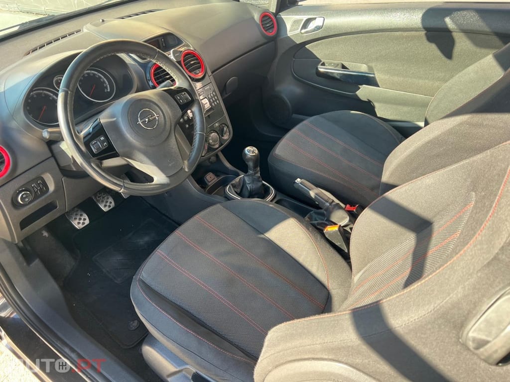 Opel Corsa 1.2 Black Edition