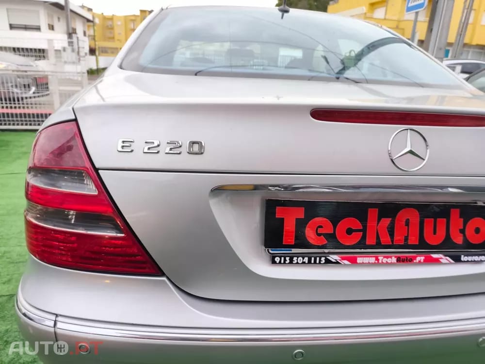 Mercedes-Benz E 220 CDi Avantgard