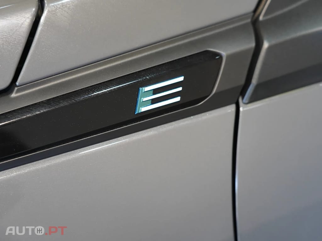 Peugeot E-2008 54 kWh GT