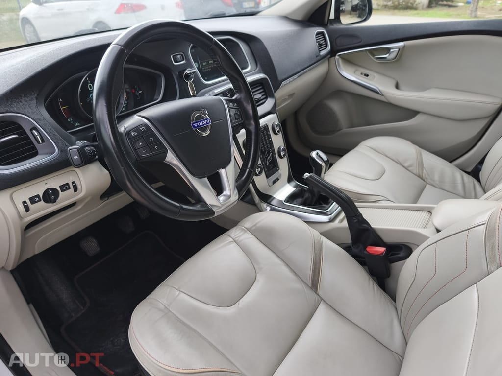 Volvo V40 Cross Country 1.6 D2 Summum