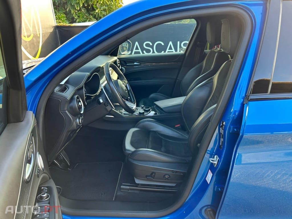 Alfa Romeo Stelvio V6 2.9 Bi-Turbo AT8-Q4 Quadrifoglio