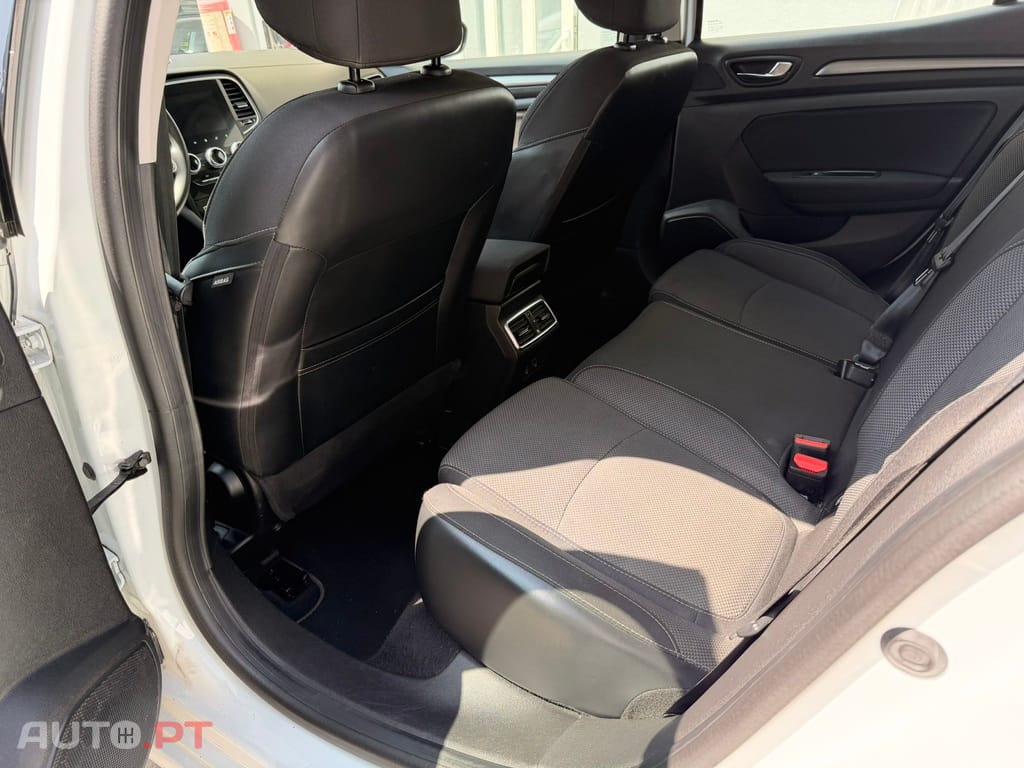 Renault Mégane E-Tech 1.6 E-Tech Híbrido/Plug-in 160cv