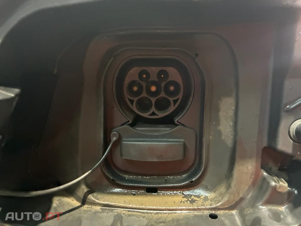 Peugeot E-2008 50 kWh GT Pack