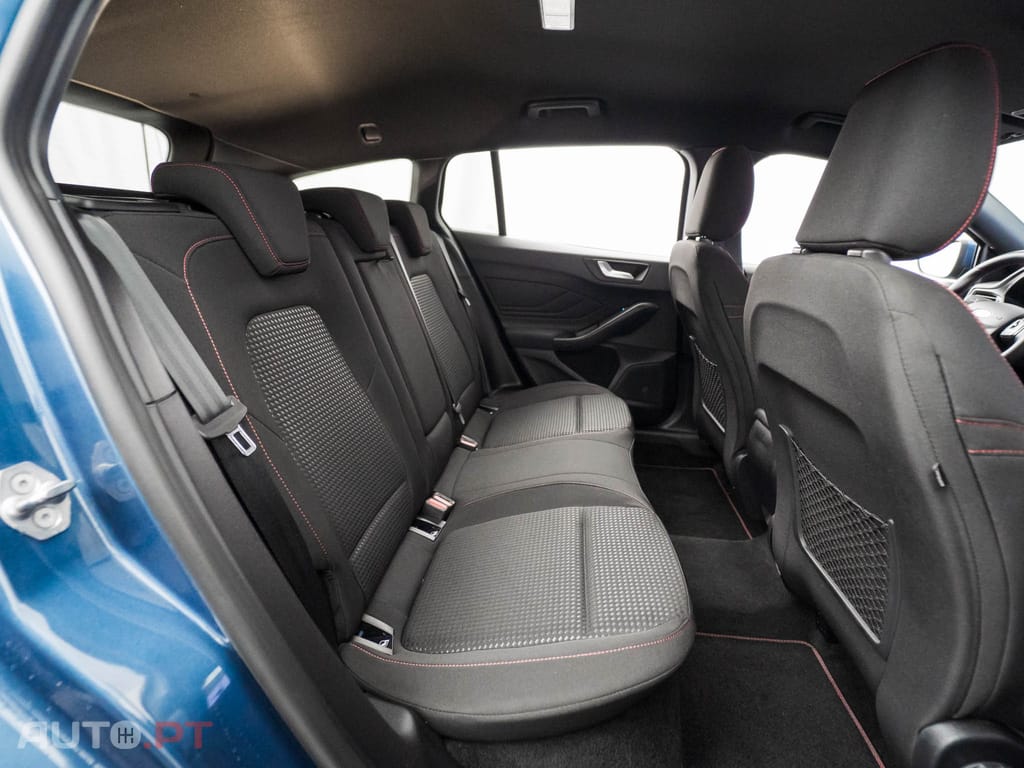 Ford Focus SW 1.0 EcoBoost MHEV ST-Line X