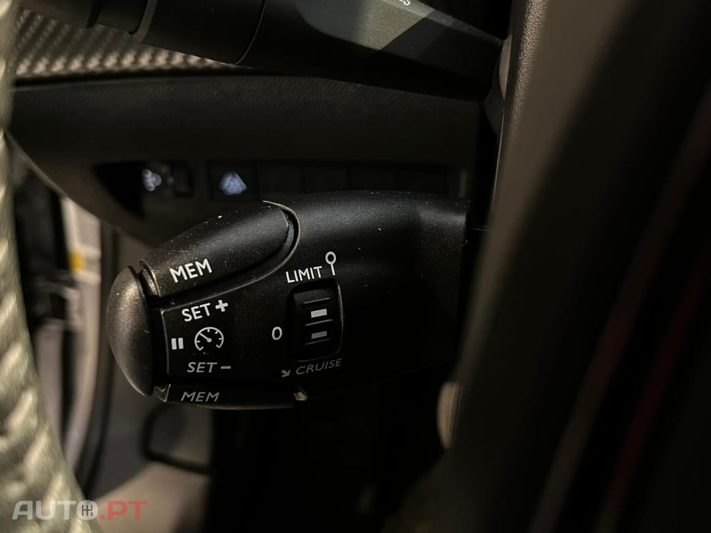 Peugeot 2008 1.2 PureTech Active Pack