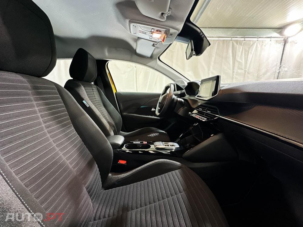 Peugeot E-208 50 kWh SE Style