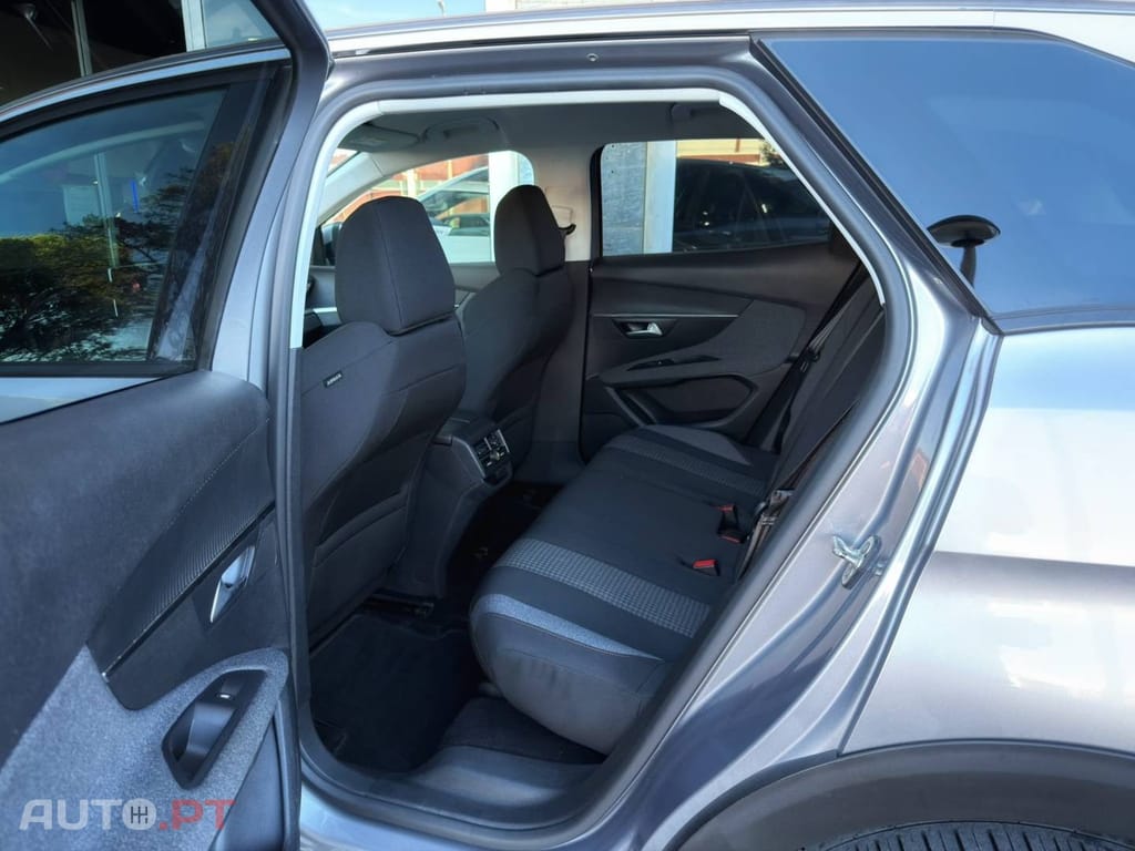 Peugeot 3008 1.5 BlueHDi Active