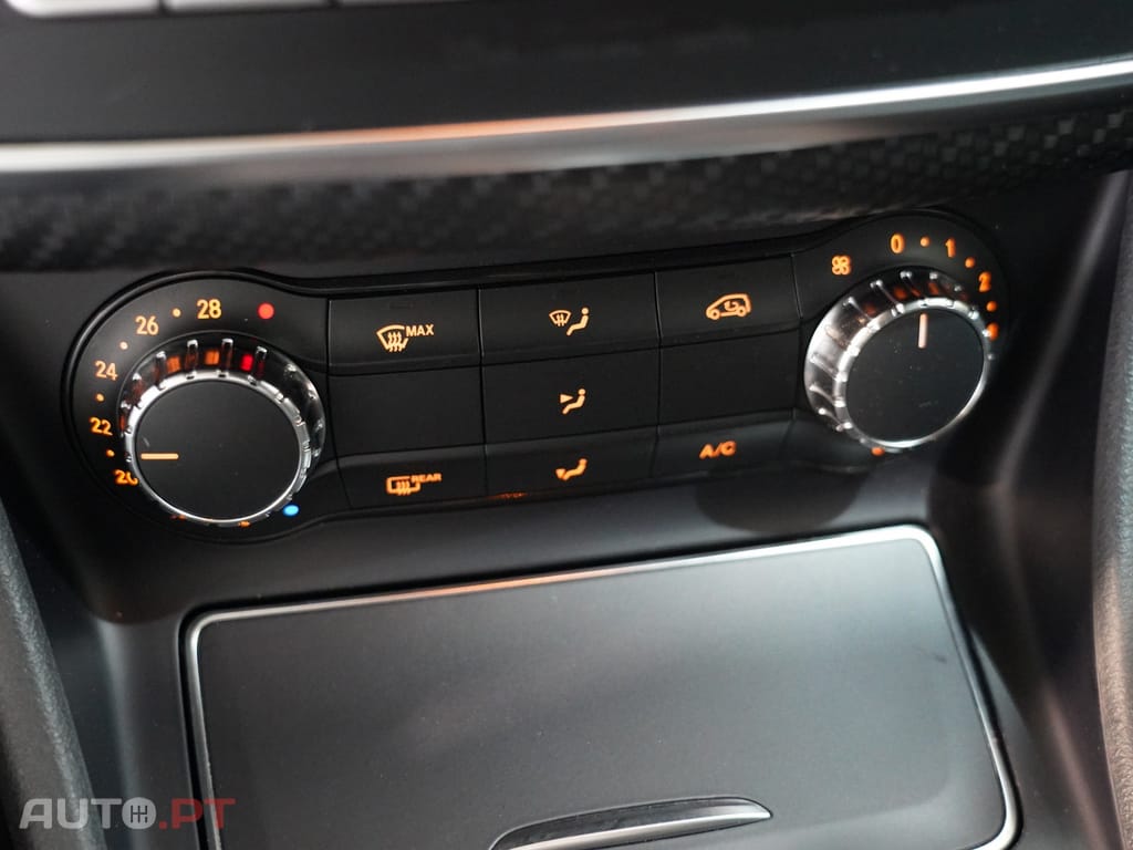 Mercedes-Benz A 160 d AMG Line