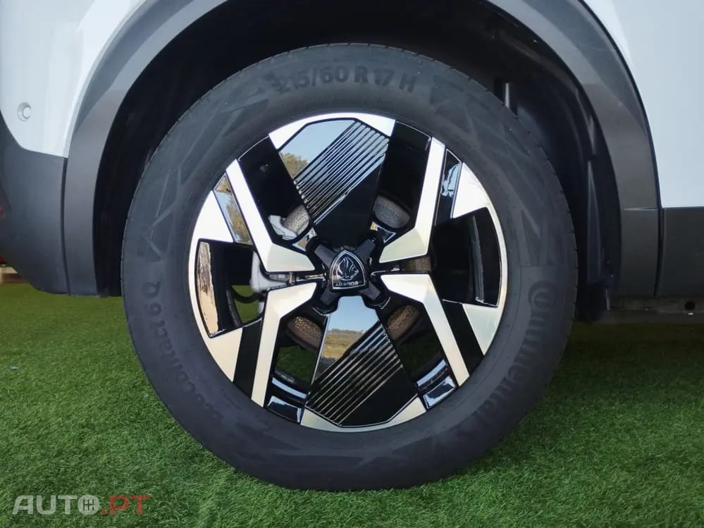 Peugeot E-2008 50 kWh Allure