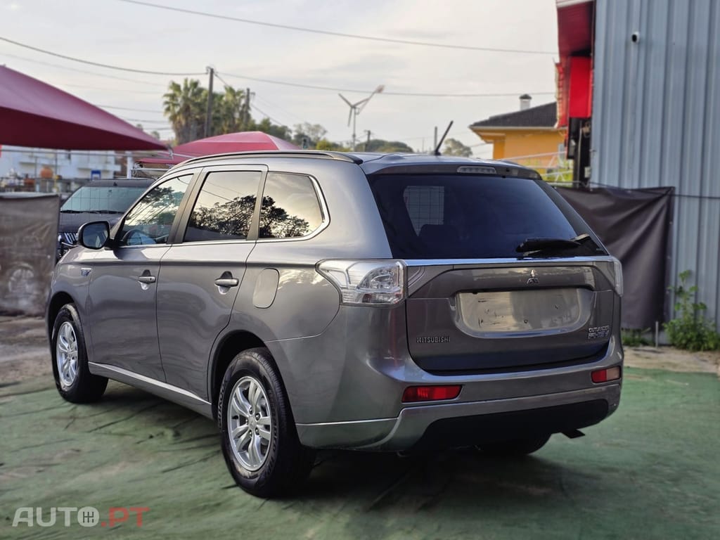 Mitsubishi Outlander 2.0 MIVEC Intense+
