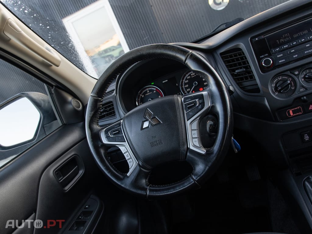 Mitsubishi L200 2.3 DI-D CD Invite 4WD