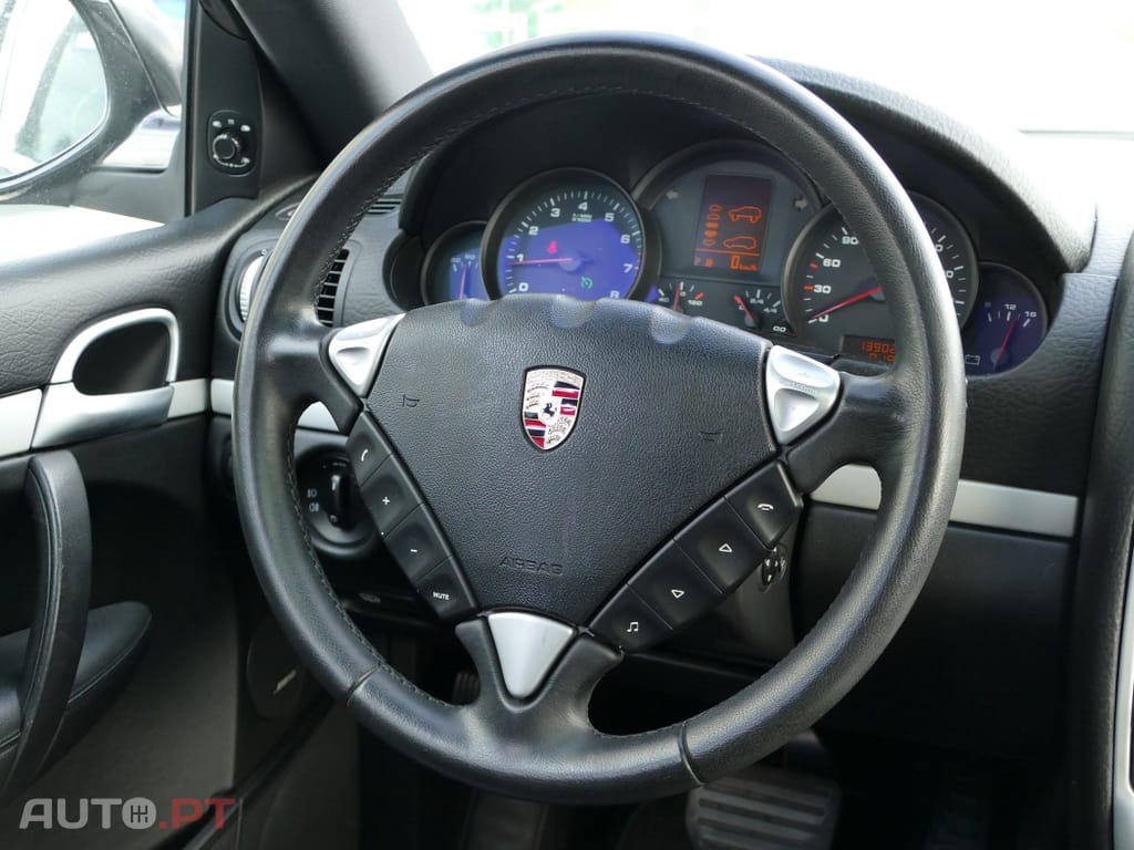 Porsche Cayenne Tiptronic