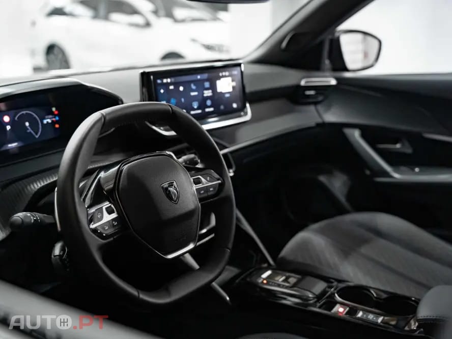 Peugeot 2008 1.2 PureTech Allure EAT8