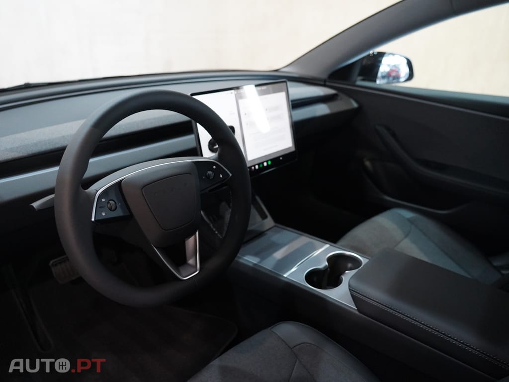 Tesla Model 3 Tração Traseira