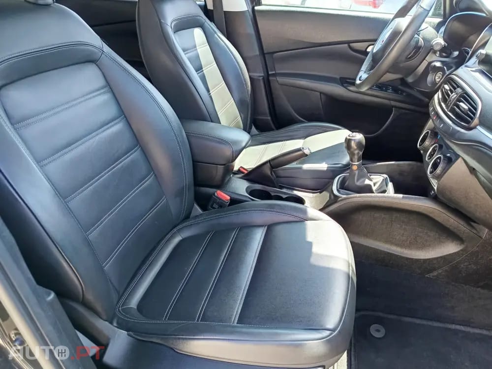 Fiat Tipo 1.3 M-Jet Sport — fotografia 14