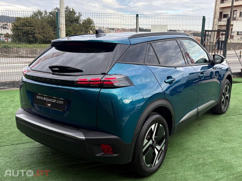 Peugeot E-2008 Allure 54kWH