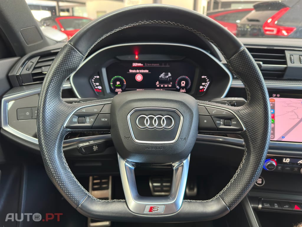 Audi Q3 45 TFSIe S line S tronic