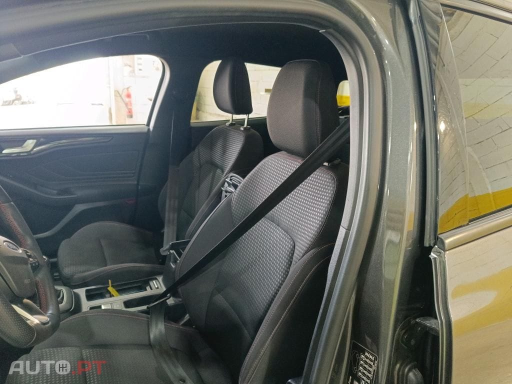 Ford Focus SW 1.0 EcoBoost MHEV ST-Line
