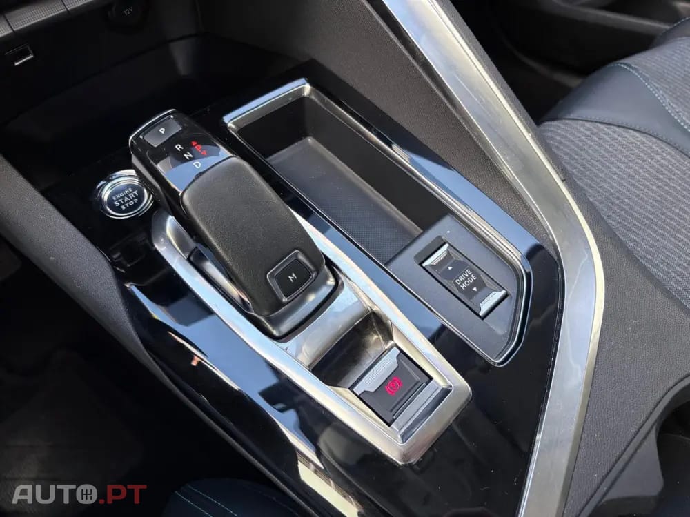 Peugeot 5008 1.2 PureTech Allure EAT8