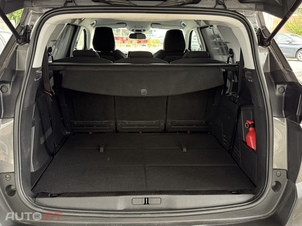 Peugeot 5008 1.2 PureTech Allure EAT8