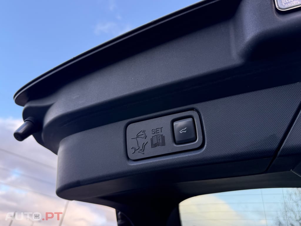 Ford Mustang Mach-E AWD PREMIUM