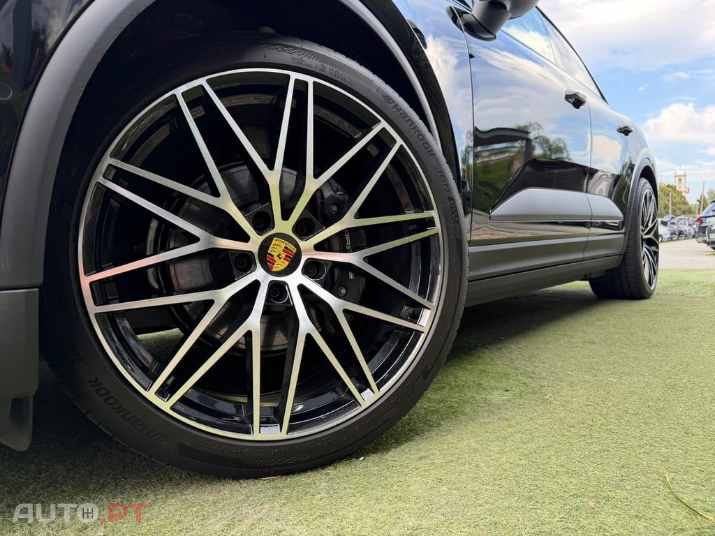 Porsche Macan Electric 4