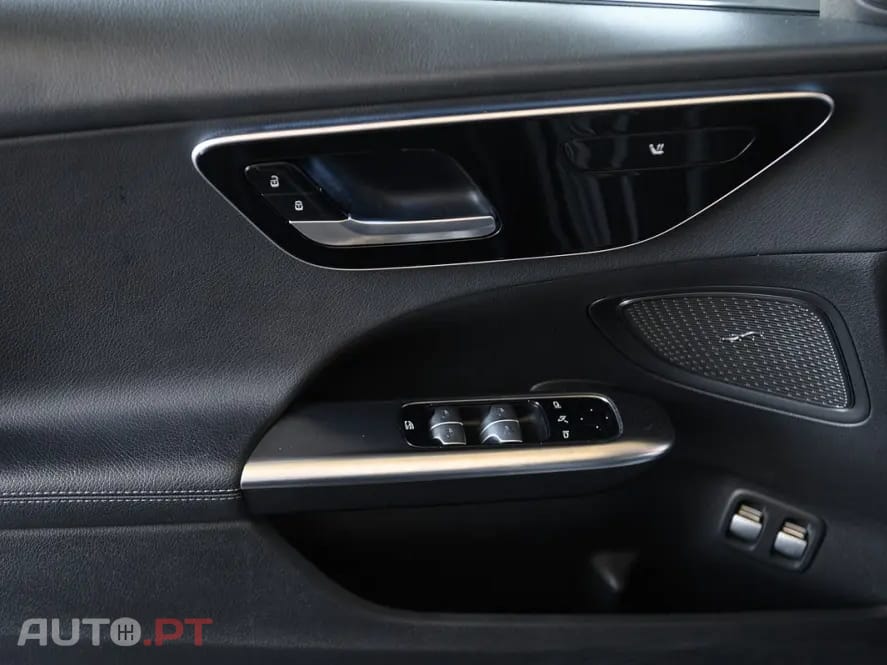 Mercedes-Benz C 300 e AMG Line