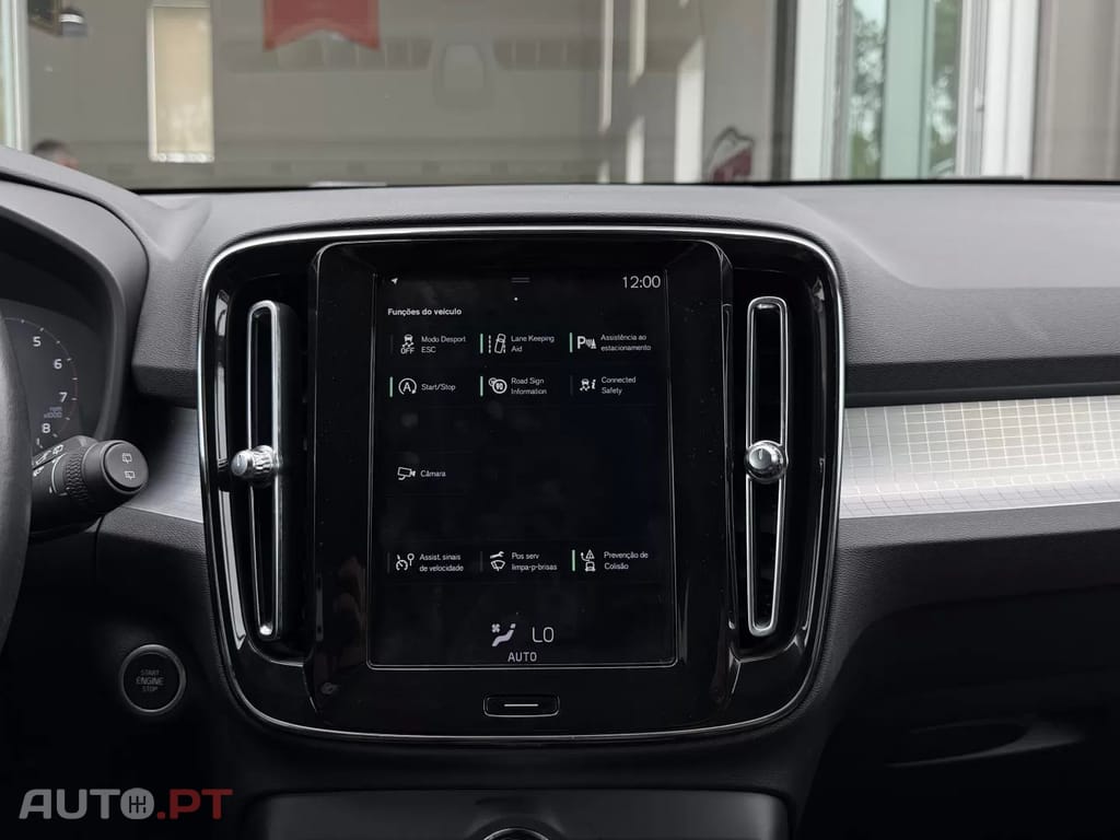 Volvo XC40 1.5 T3 Momentum Plus