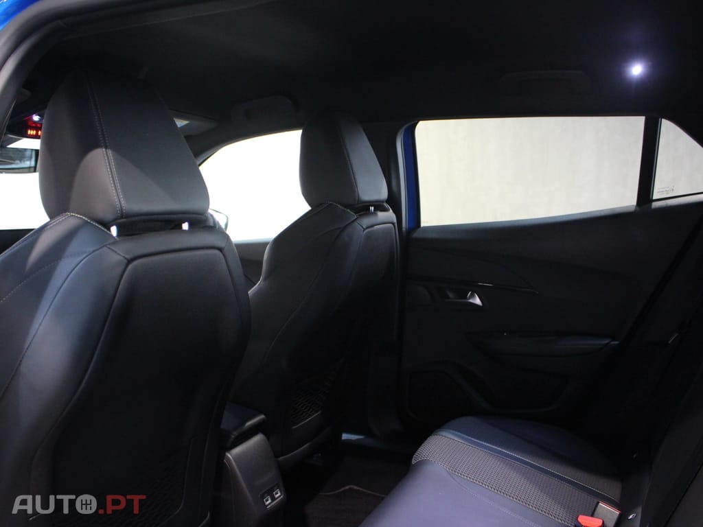 Peugeot 2008 1.2 PureTech GT EAT8