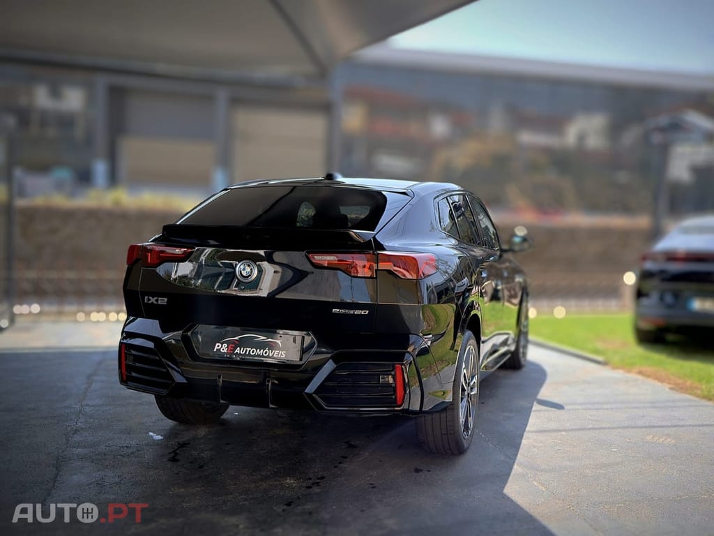 BMW iX2 eDrive20 Pack Desportivo M — fotografia 11